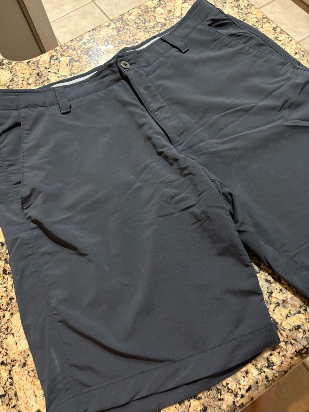 Under Armour Black Flat Front Performance Shorts 38 no tag